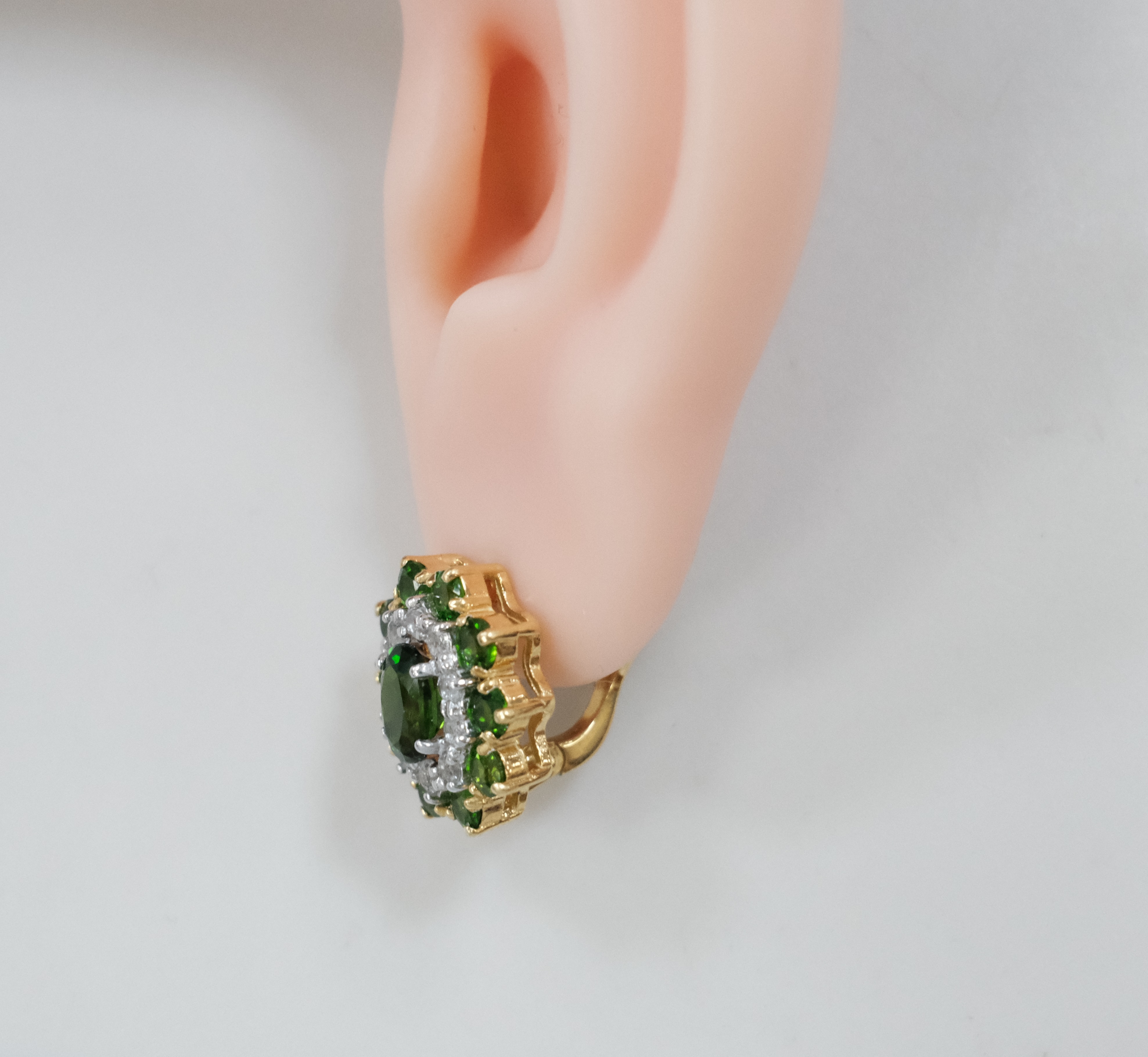 Серебряные серьги с хромдиопсидами